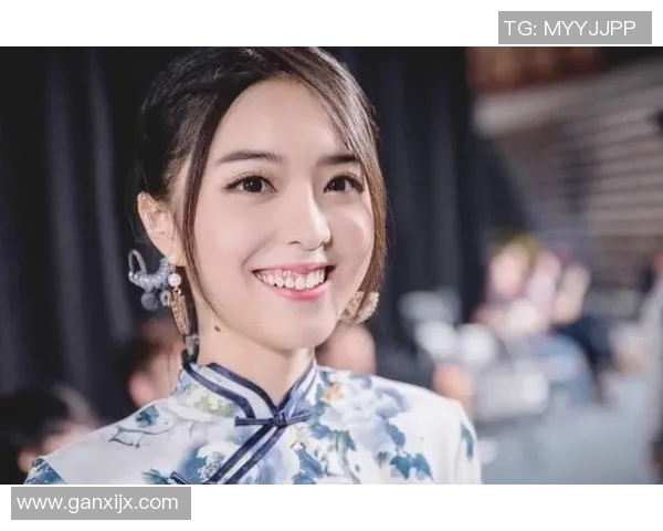 余霜化身足球明星展现独特魅力与技巧引发热议