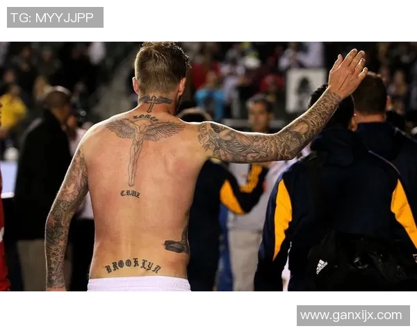 后背纹身的足球明星揭晓他是谁以及背后的故事与意义