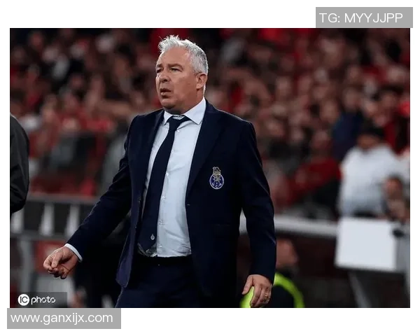 足球明星去世引发全球哀悼球迷纷纷缅怀他的辉煌生涯与传奇瞬间