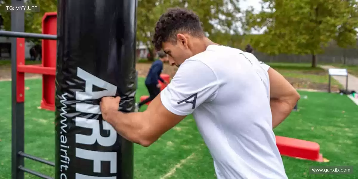 实时解说,你的专属观赛搭子!🎙️🎮